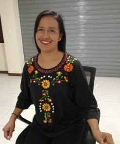 Blusa en tela negra B3